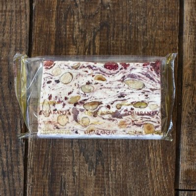 Nougat Plak met rode vruchten