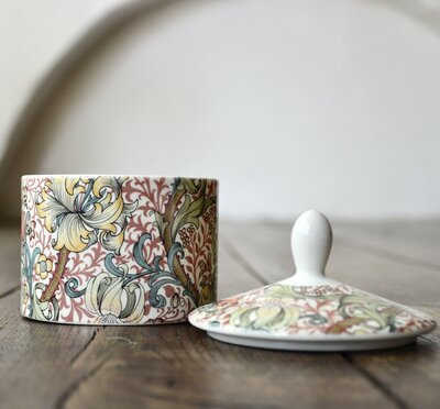 Golden Lily Sugar - Spode. Golden Lily Sugar - Spode.