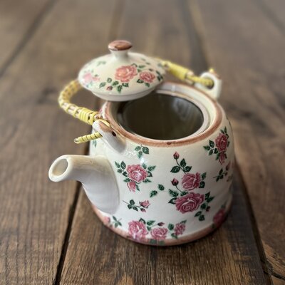 Clayre & Eef Theepot met Filter Keramiek Roze Bloemen met zeef. Clayre & Eef Theepot met Filter Keramiek Roze Bloemen met zeef.